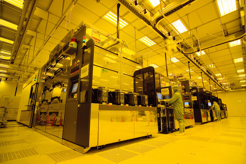 Taiwán necesita urgentemente talento para su industria de chips. Sorprendentemente, lo está buscando en campamentos de verano.

 – Desde dentro