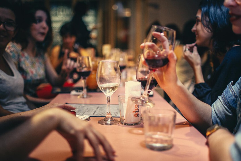 Hemos estado escuchando durante años que «una copa de vino por día es buena para la salud». La ciencia está claro que

 – Desde dentro