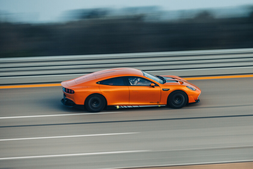 El concepto Mercedes AMG GT XX es el Mercedes C111 del futuro. Y para demostrarlo, giró alrededor de 300 km/h

 – Desde dentro