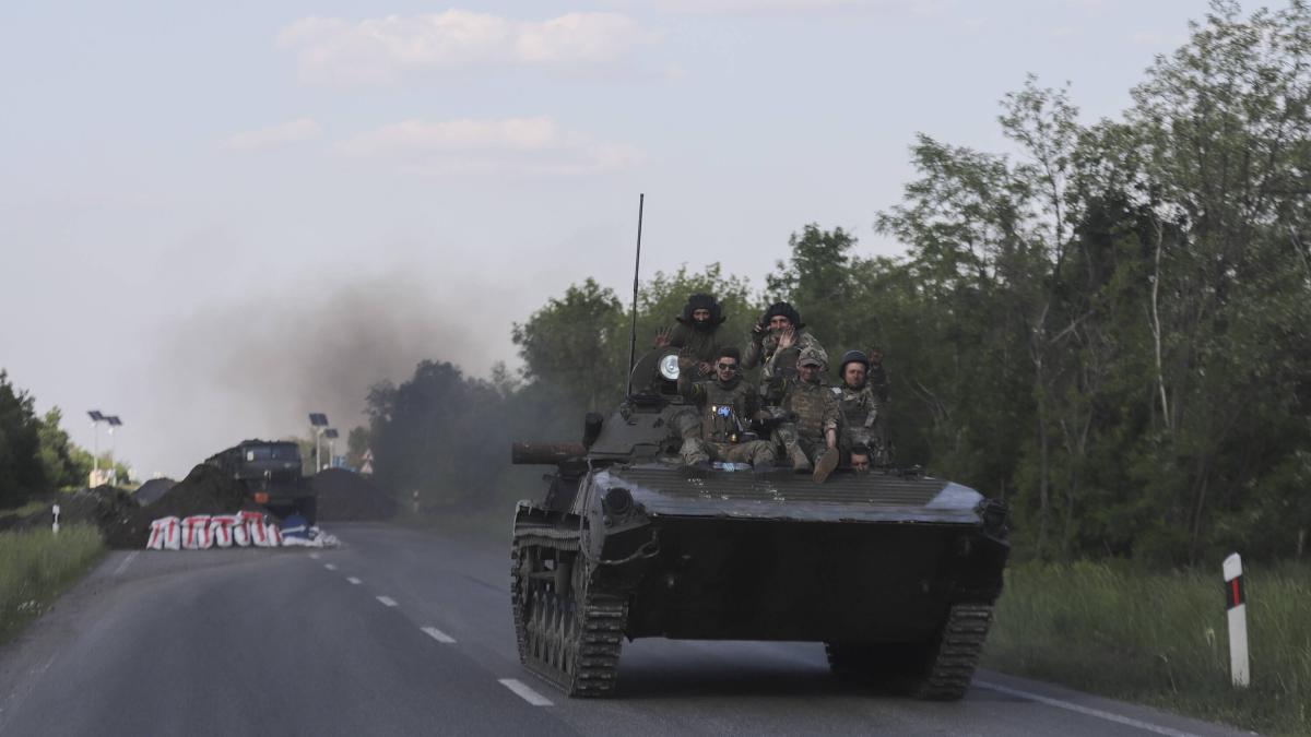 ¿Por qué Rusia requiere que Ucrania entregue a Donetsk para llegar al alto el fuego? Riesgos de perder la región defensiva más importante que conduciría a nuevos ataques

 – Desde dentro