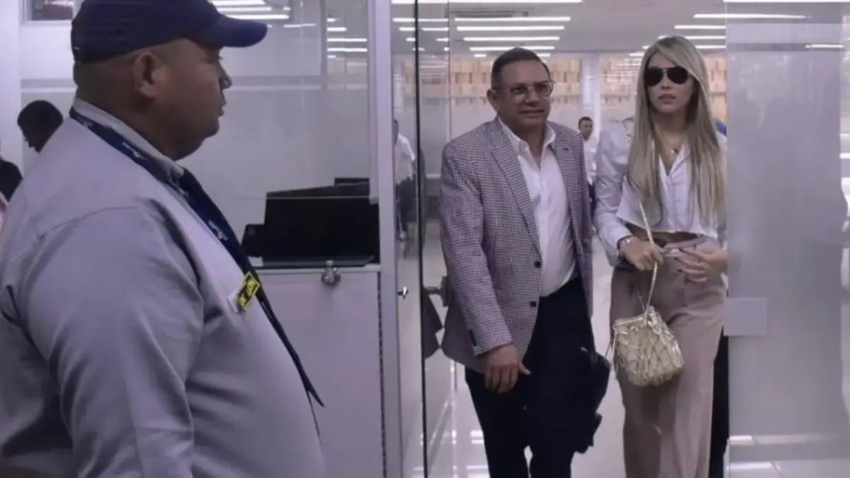 El día de Vásquez responde a la queja de Nicolás Petro sobre ella y Vicky Dávila

 – Desde dentro