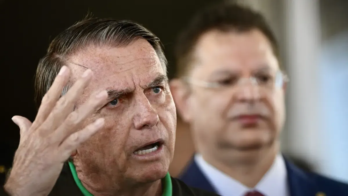 Los jueces de la Corte Suprema de Brasil designan encarcelamiento doméstico al ex presidente Jair Bolsonaro para haber violado las precauciones al usar redes sociales

 – Desde dentro