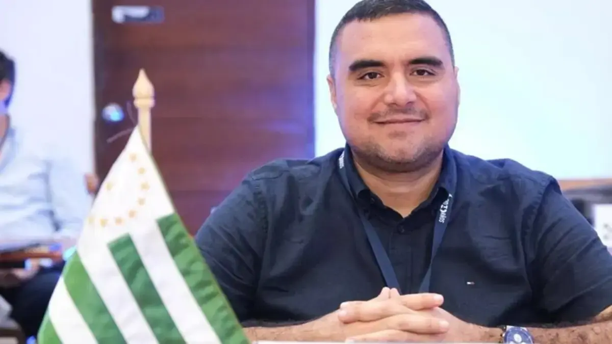 Luis Francisco Ruiz dice, el presidente que enfrenta la amenaza de los disidentes hoy

 – Desde dentro