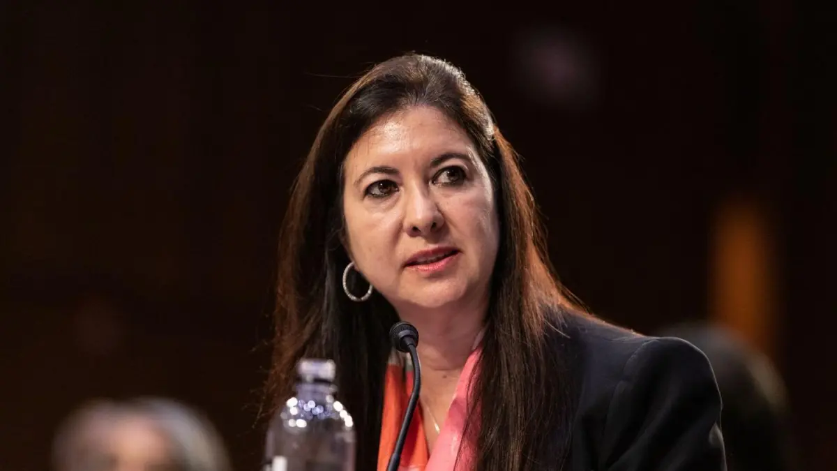 ¿Su partida le dará beneficio de Trump para verificar la política monetaria de los Estados Unidos?

 – Desde dentro