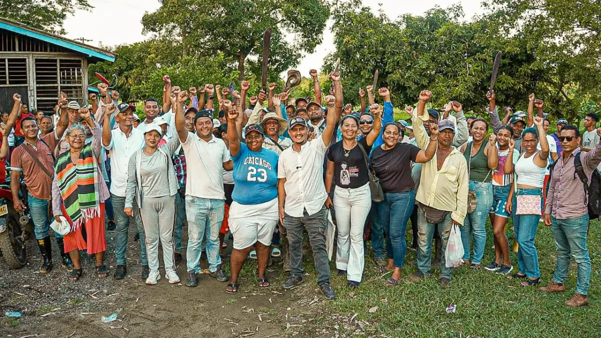 La hormiga recupera 3.851 hectáreas de tierra en Córdoba, que estaban en manos de líderes paramilitares y parto para campesinos y pescadores

 – Desde dentro
