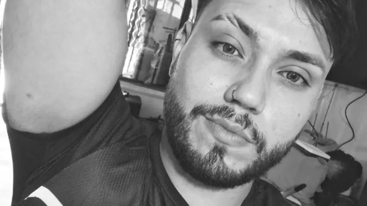 Autoridadas Investigador Su Extraña Muerte, Único testimonio hobró
 – Desde dentro