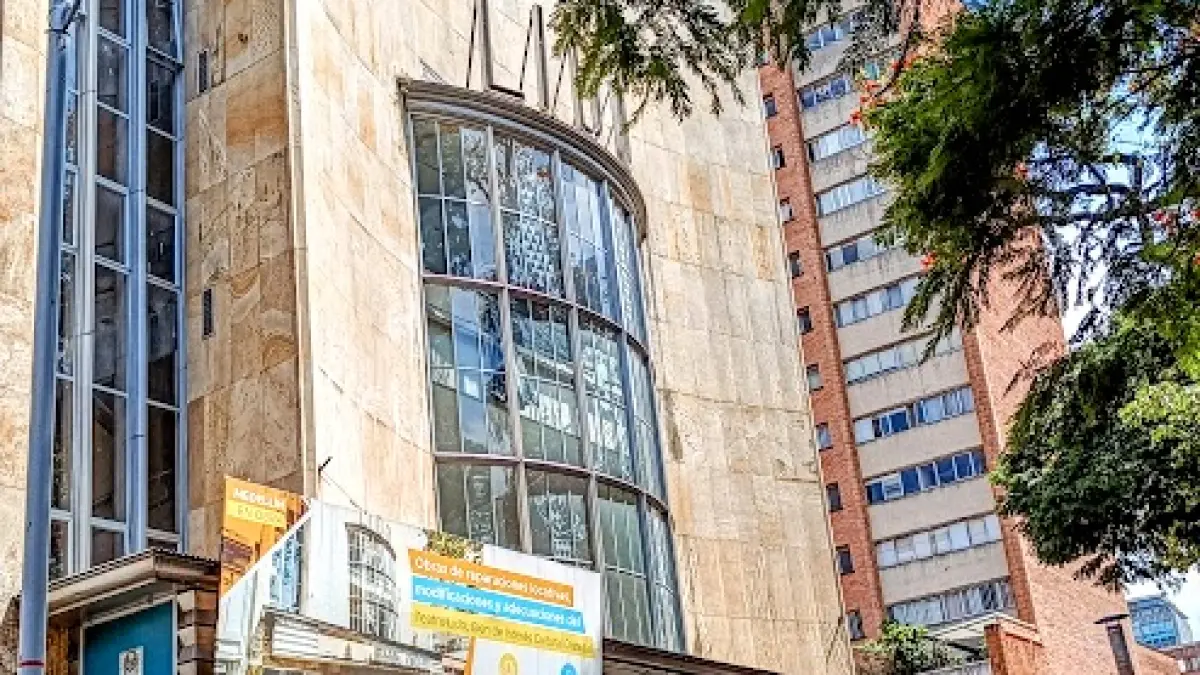 Un desastre del icónico Teatro Lido, que ha sido reparado durante más de 6 años

 – Desde dentro