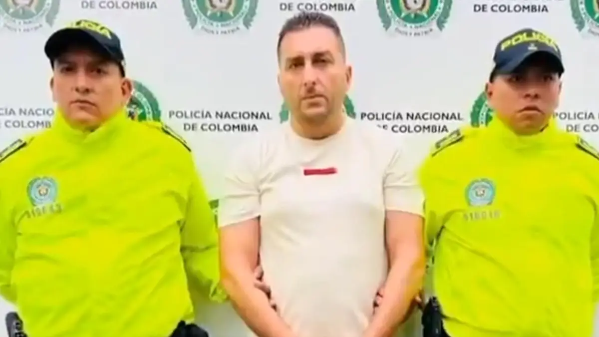 Fue buscado en varios países

 – Desde dentro