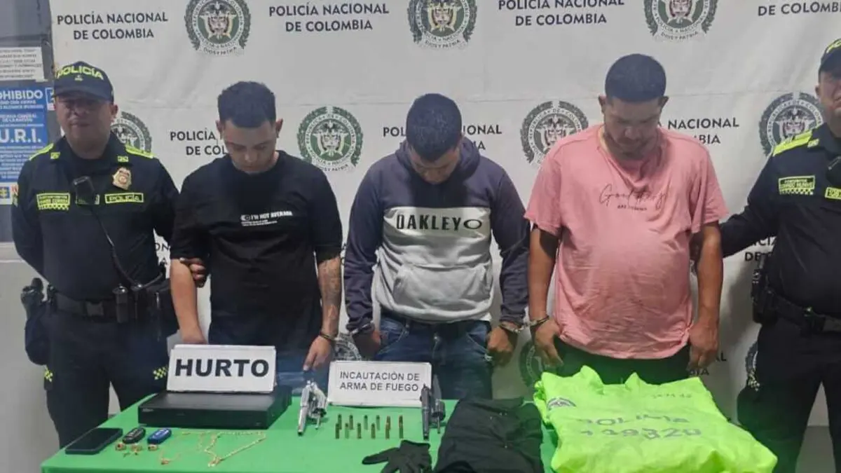 Capturan cuatro en los apartamentos en Barranquilla

 – Desde dentro