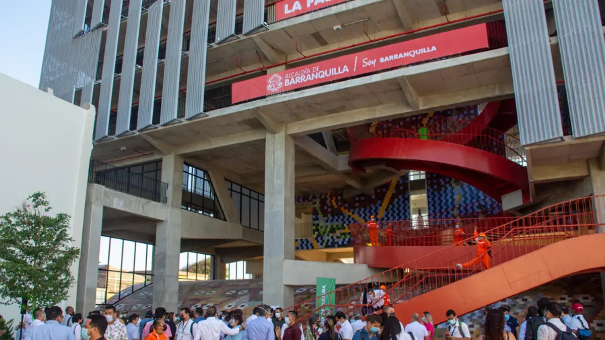 El primer simposio sobre el tema de la memoria y el patrimonio documental aparece en la era digital de la ciudad.

 – Desde dentro