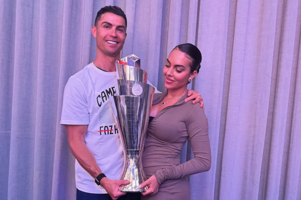 Cristiano Ronaldo y Georgina Rodríguez anuncian su compromiso matrimonial después de casi diez años juntos

 – Desde dentro