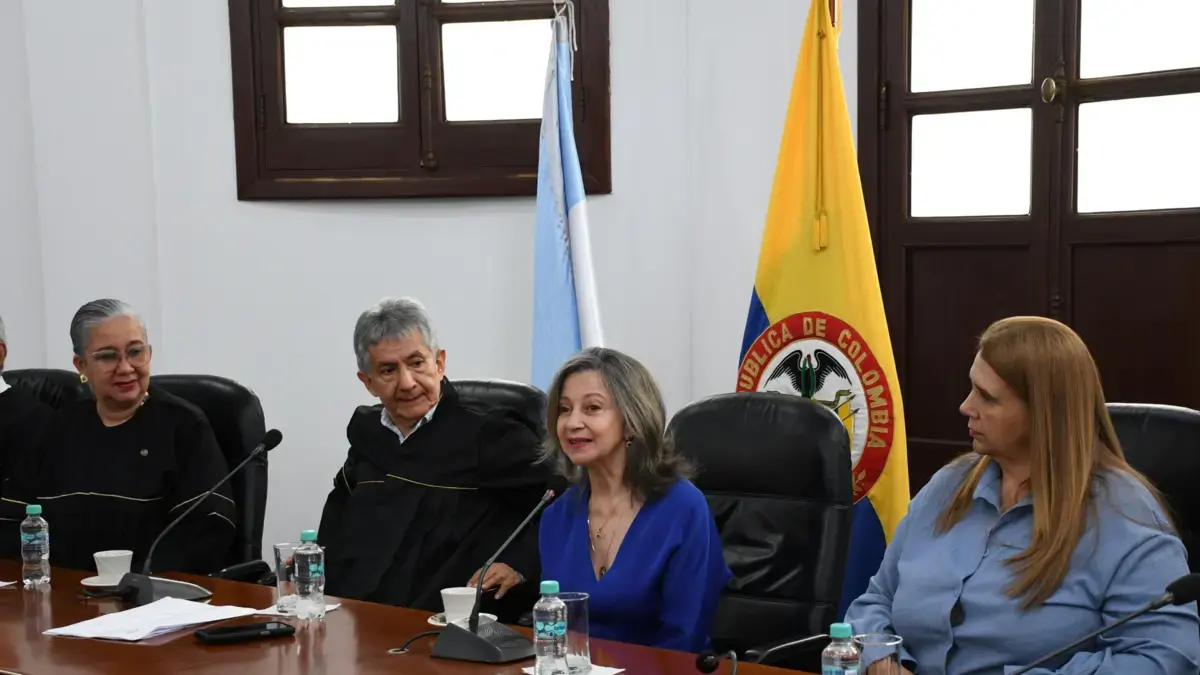 Secretario de Salud adoptado como gobernador responsable de Valle del Cauca

 – Desde dentro