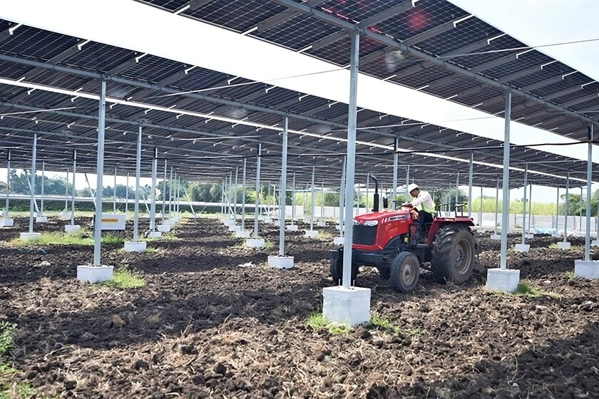 India necesita más plantas y energía solar que cualquier otro país. Entonces instala los módulos solares en altura

 – Desde dentro