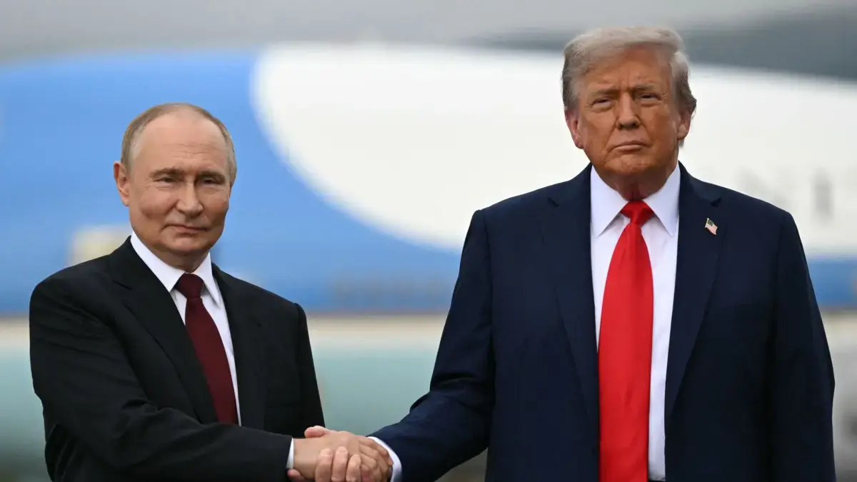 Donald Trump dice que está dispuesto a introducir nuevas sanciones contra Rusia después de que Moscú lanzó el mayor bombardeo contra Ucrania

 – Desde dentro