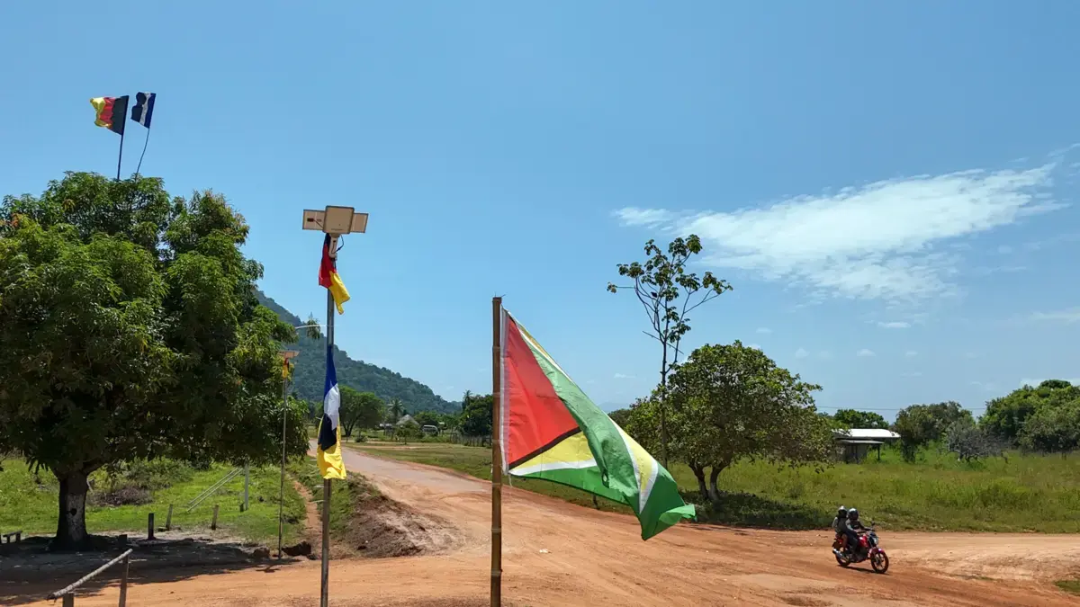 Guyana condena el ataque de Venezuela contra la patrulla que transportaba material electoral en la frontera con ESEQUEO

 – Desde dentro
