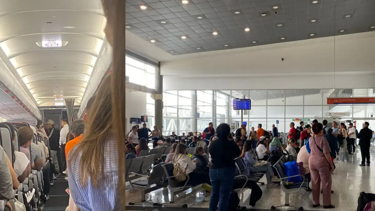Avianca habló sobre las amenazas de seguridad de los pasajeros en Bucaramanga a Bogotá: «Presentó un comportamiento destructivo»

 – Desde dentro