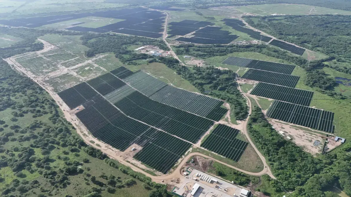 El parque solar Guayepo III comienza las pruebas con el primer kilo de Al Sin

 – Desde dentro
