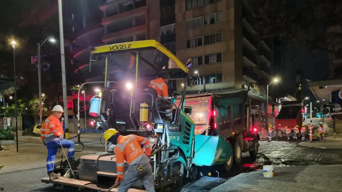 En las calles cubiertas con casi 15,000 hoyos

 – Desde dentro