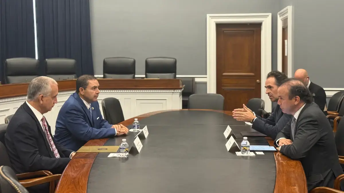 Alcalde de Cali con nuevas apariciones sobre su viaje a los Estados Unidos

 – Desde dentro