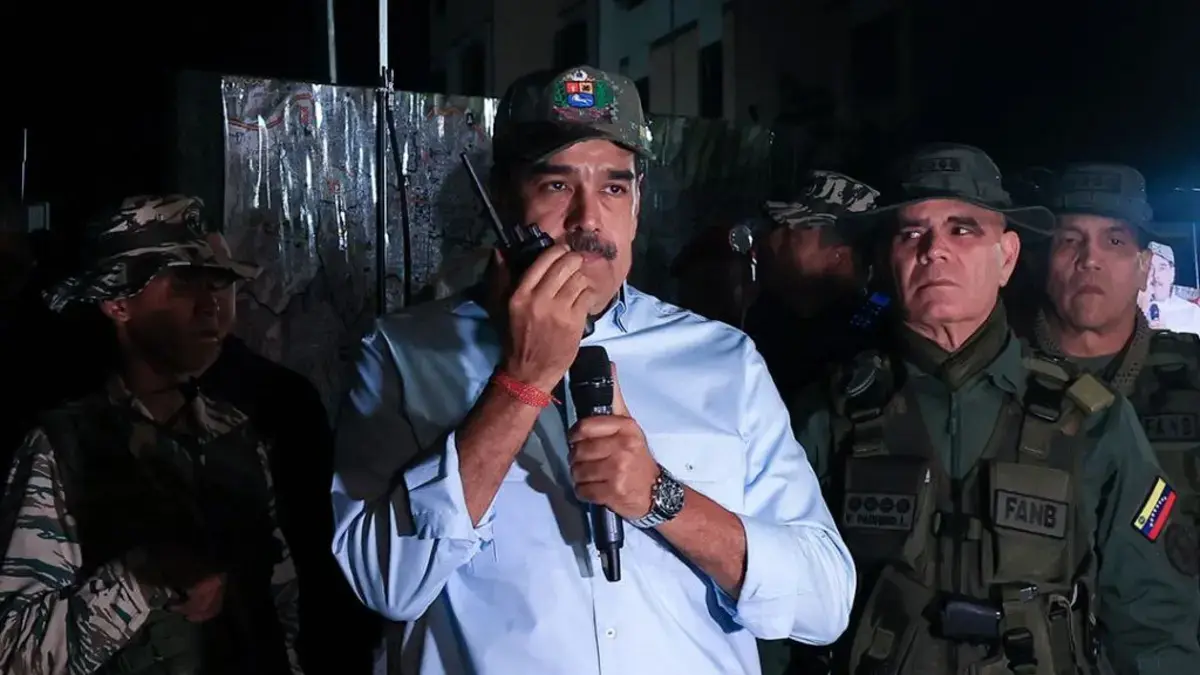 Nicolás Maduro anuncia el Día de Entrenamiento en más de 300 cuarteles en Venezuela en medio de los Estados Unidos: Operación de lanza de ‘resistencia’

 – Desde dentro