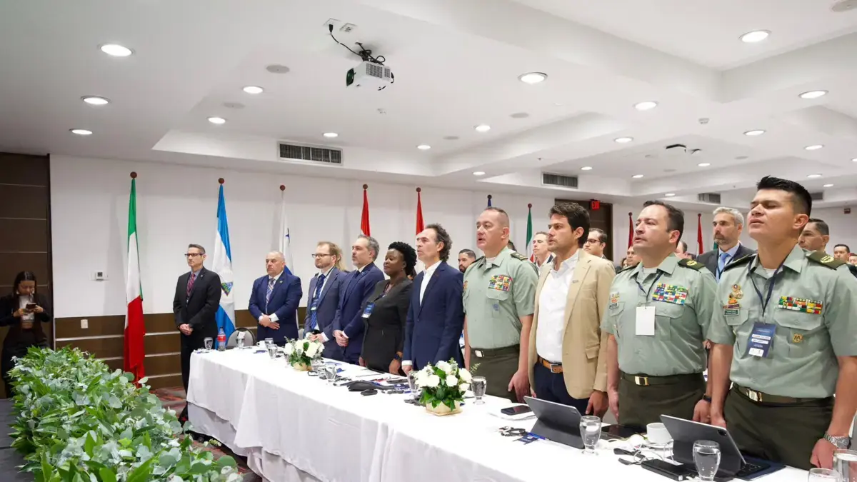 39 delincuentes transnacionales capturados porque Medellin se basa en Interpo

 – Desde dentro