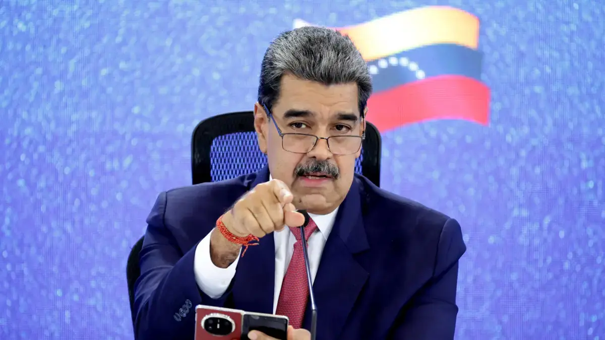 Nicolás Maduro dice que «amenazas militares» de los Estados Unidos es un «problema internacional»

 – Desde dentro