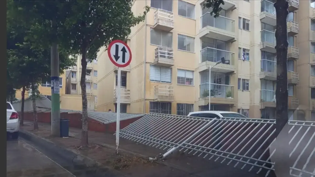 Las autoridades están pidiendo precauciones con respecto a nuevos episodios.

 – Desde dentro