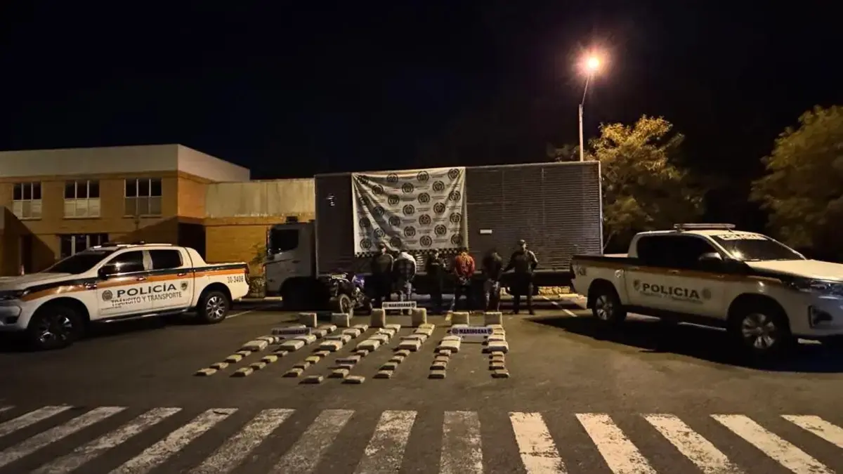 La carga fue movilizada entre todo y Ginebra

 – Desde dentro