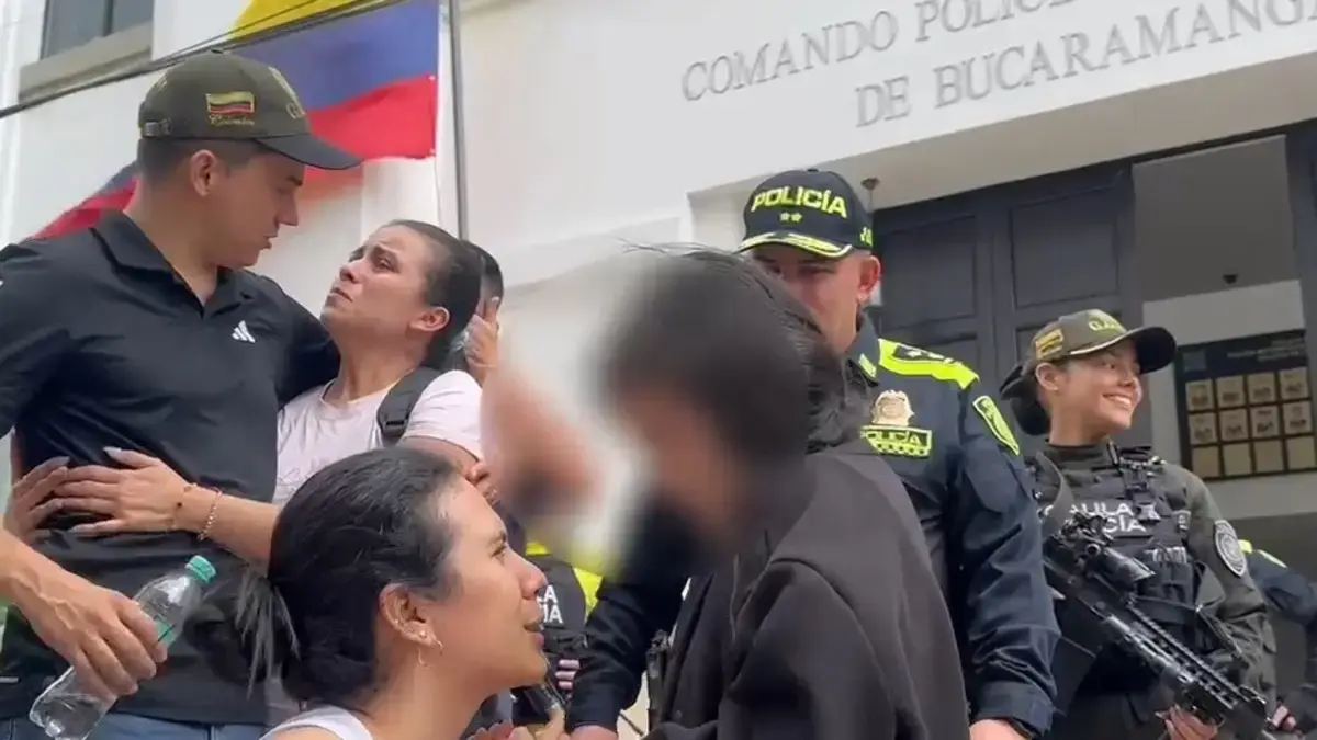 Afirmaron que era un FARC y una familia forzada

 – Desde dentro
