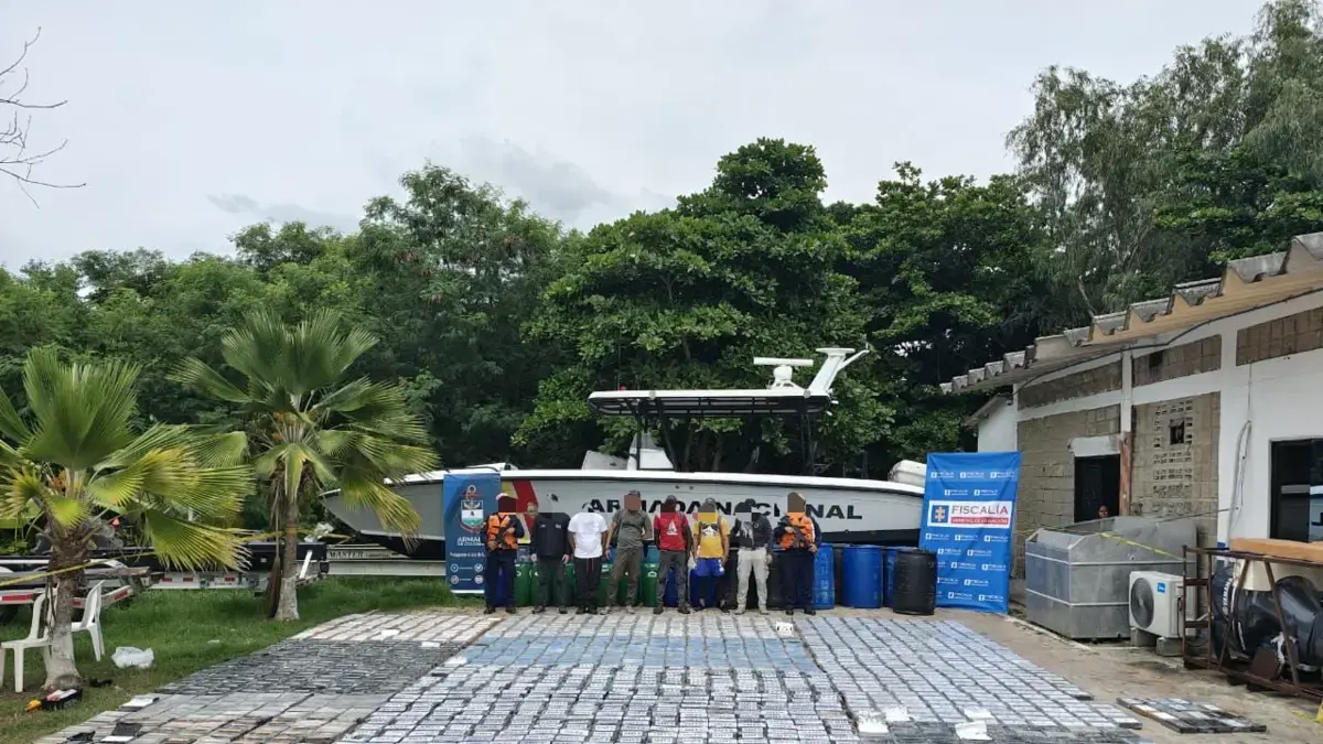 Capturan narcolanch en las aguas de Barranquilla con una tonelada y media cocaína: el destino era España

 – Desde dentro