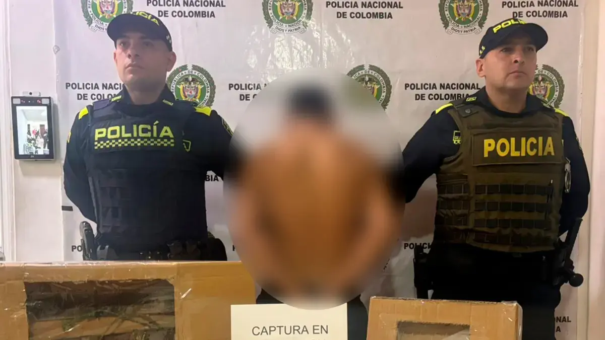 El hombre atacó a las víctimas con el machete

 – Desde dentro