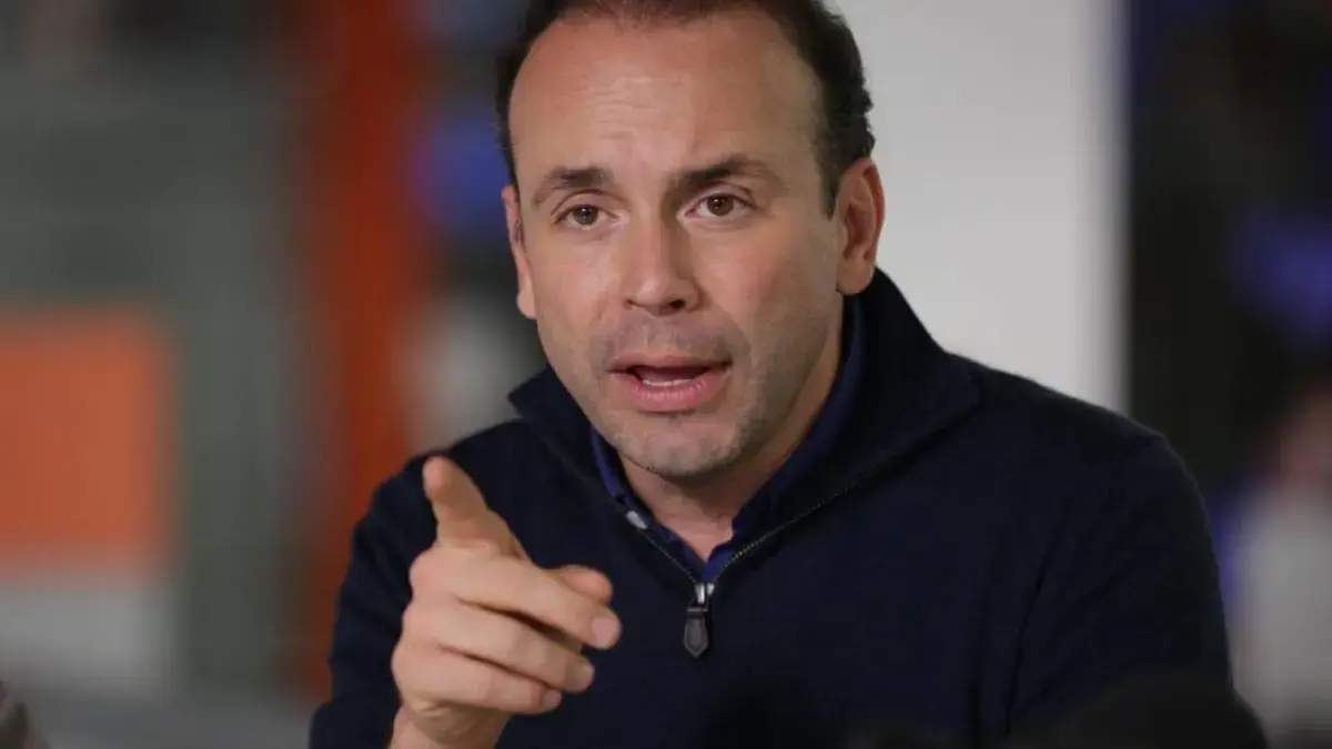 «El presidente Petro está en sus manos para aumentar el presupuesto de seguridad»

 – Desde dentro