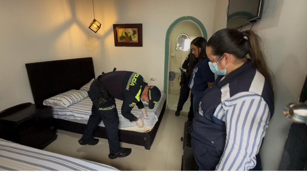 Policía refuerza inspecciones a hoteles en el centro histórico de Barranquilla para garantizar un turismo seguro a huéspedes nacionales y extranjeros
– Desde dentro