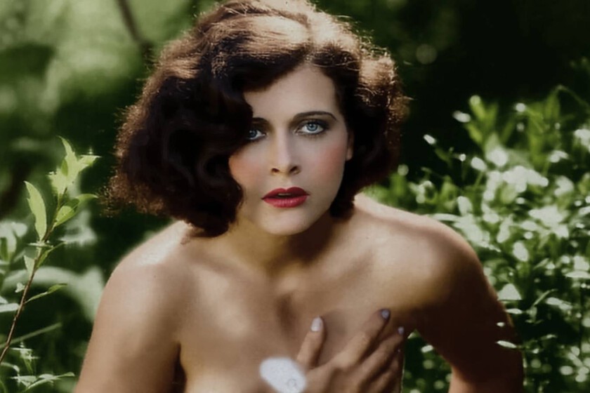 En 1932, Hedy Lamarr realizó el primer acto de la historia del cine. Y luego inventó el WiFi.

 – Desde dentro