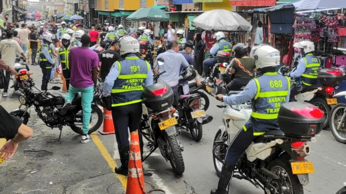 ¿Crisis en la Secretaría de Movilidad de Cali? Los concejales piden la dimisión del propietario tras los enfrentamientos entre agentes de tráfico y conductores

 – Desde dentro