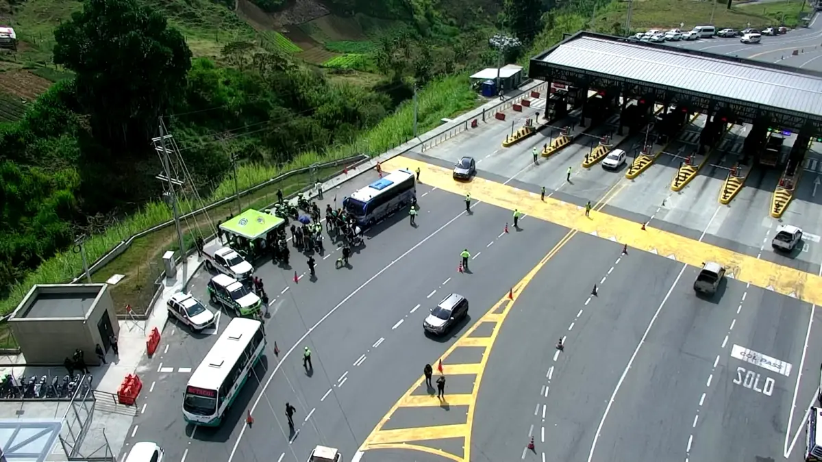 ¿Estás pensando en irte de viaje este fin de semana largo de “velitas”? Aquí están las condiciones viales en Antioquia y los cierres viales previstos

 – Desde dentro