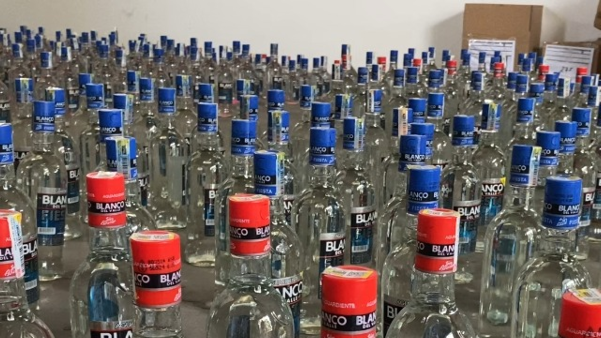 Sello borroso, etiqueta gris y líquido turbio, carteles que advierten de la presencia de alcohol adulterado en el Valle: siga estas recomendaciones

 – Desde dentro