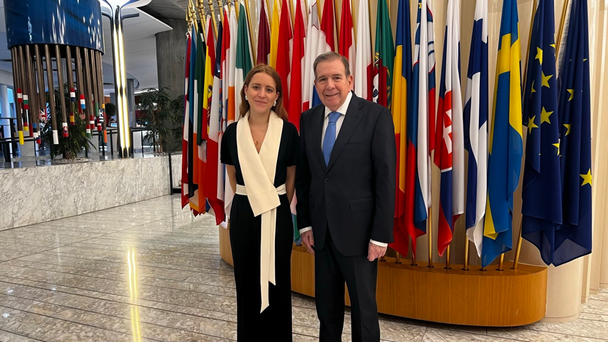 «Me daría pena recibir el Premio Nobel de la Paz para ella»

 – Desde dentro