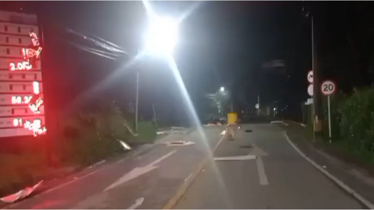 Presuntos miembros del ELN atacaron el peaje de Palocabildo entre Copacabana y Barbosa

 – Desde dentro