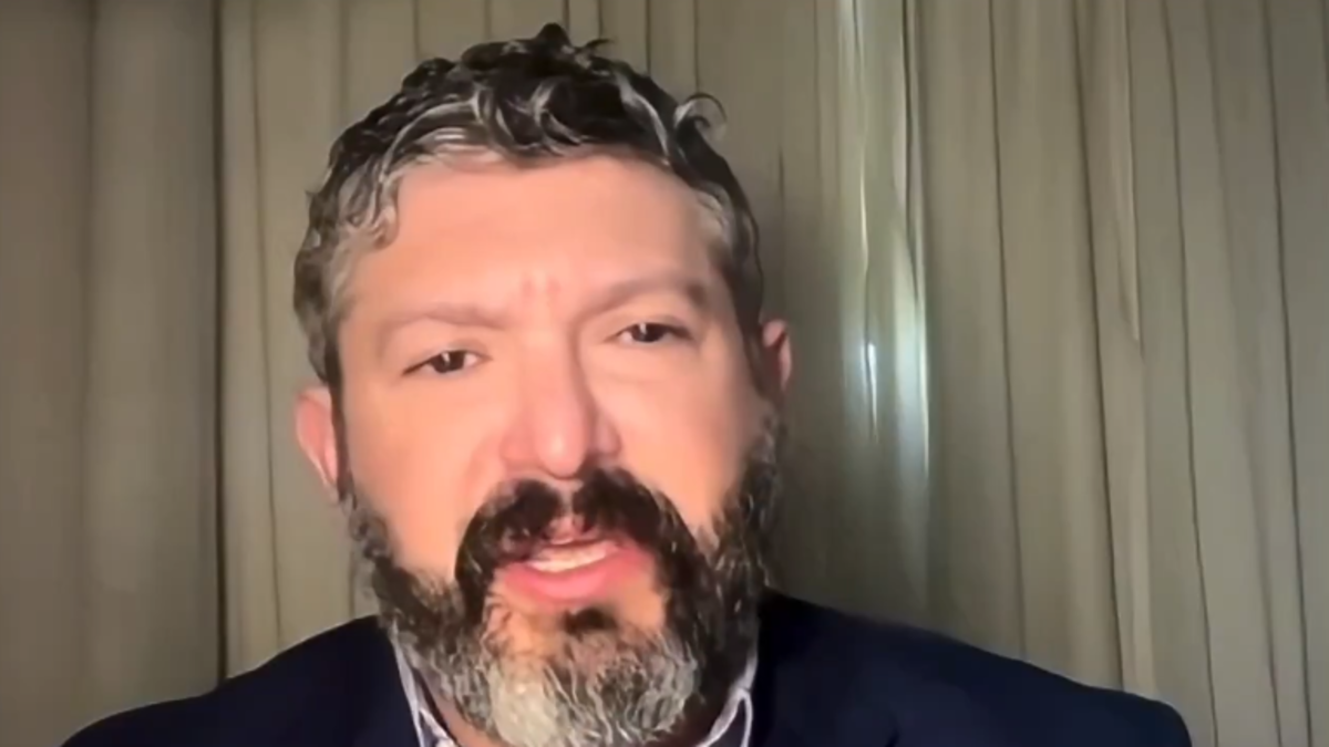 «El mundo la necesita fuera y a salvo»

 – Desde dentro