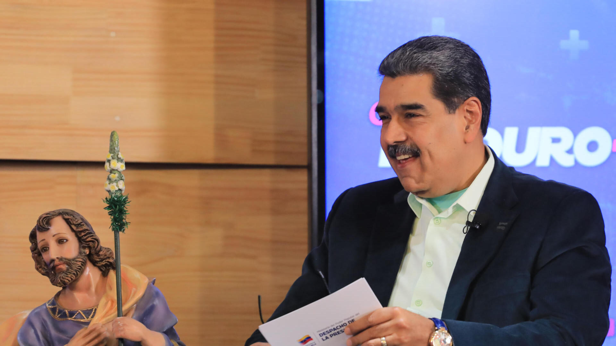 Nicolás Maduro pide «no» a la guerra y promete mantener las exportaciones de petróleo tras el bloqueo de EE.UU.

 – Desde dentro