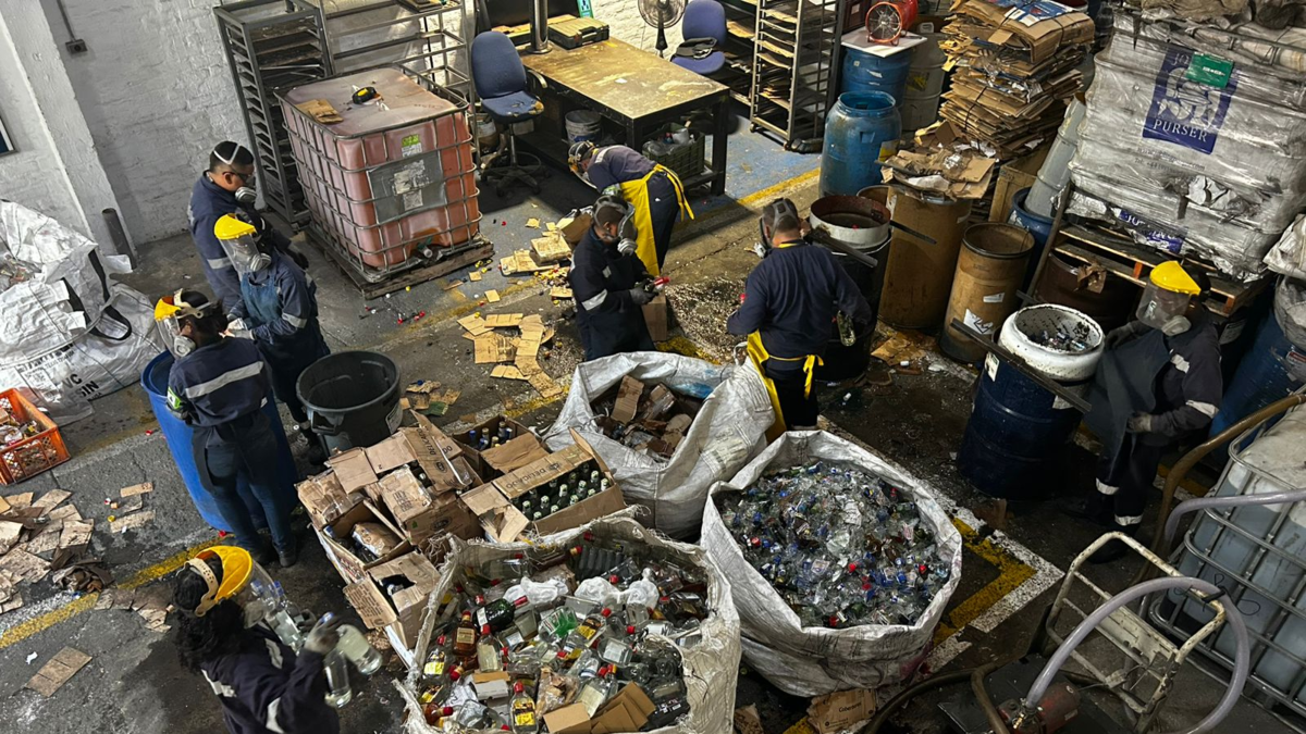 El Valle del Cauca lucha contra la ilegalidad en plena temporada navideña

 – Desde dentro