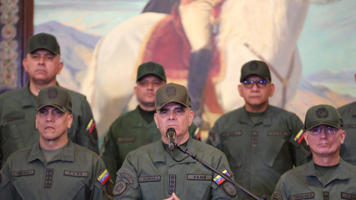 La presión internacional contra Nicolás Maduro fortalece el apoyo de la cúpula militar al régimen, ¿cuál sería el punto de inflexión para lograr su renuncia?

 – Desde dentro