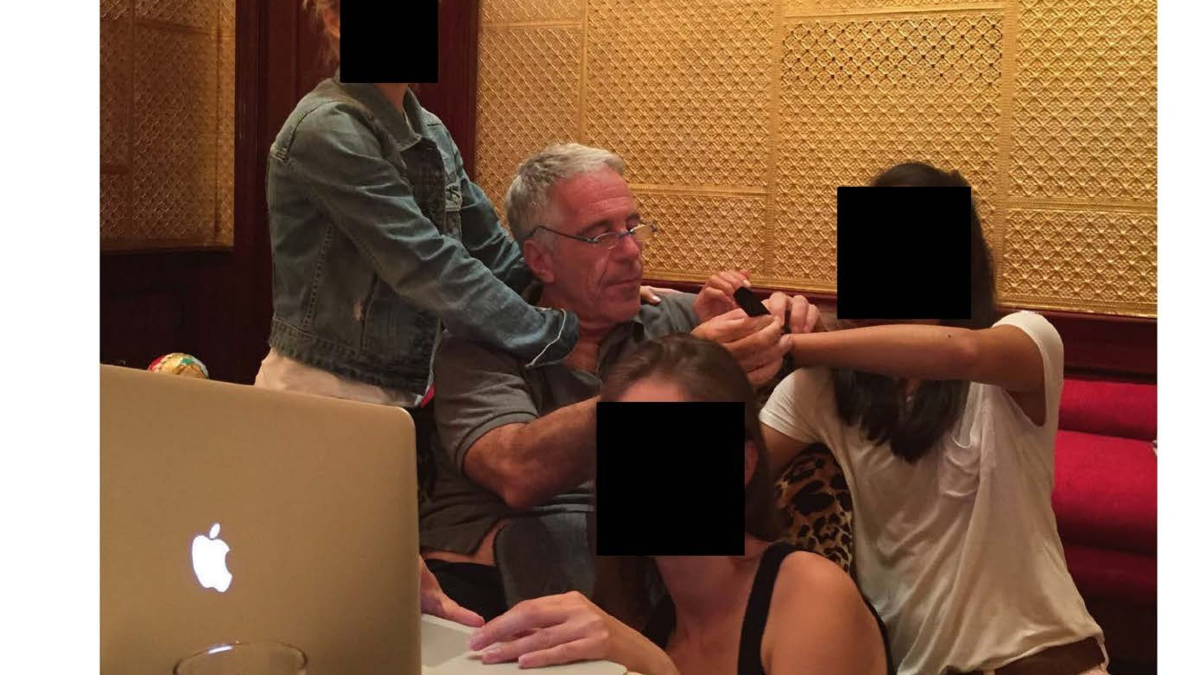 Aparecen Bill Gates, Woody Allen y las víctimas femeninas

 – Desde dentro