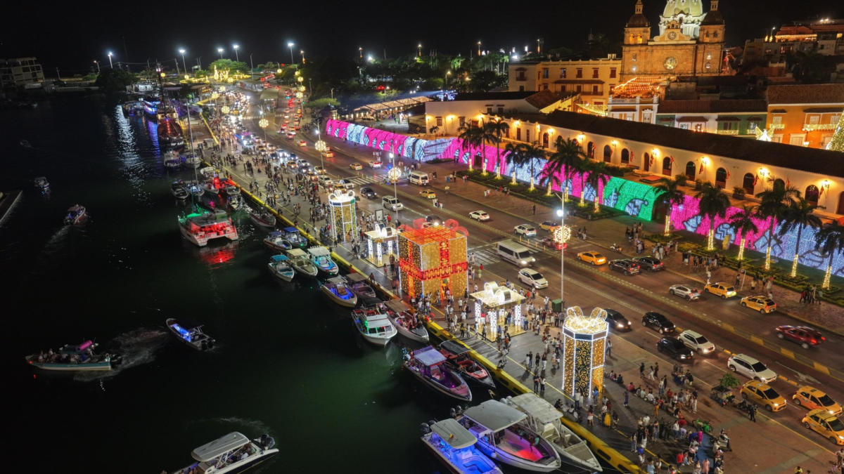 Más de 1,6 millones de visitantes, mayor seguridad y un programa preparado pensando en los turistas.

 – Desde dentro