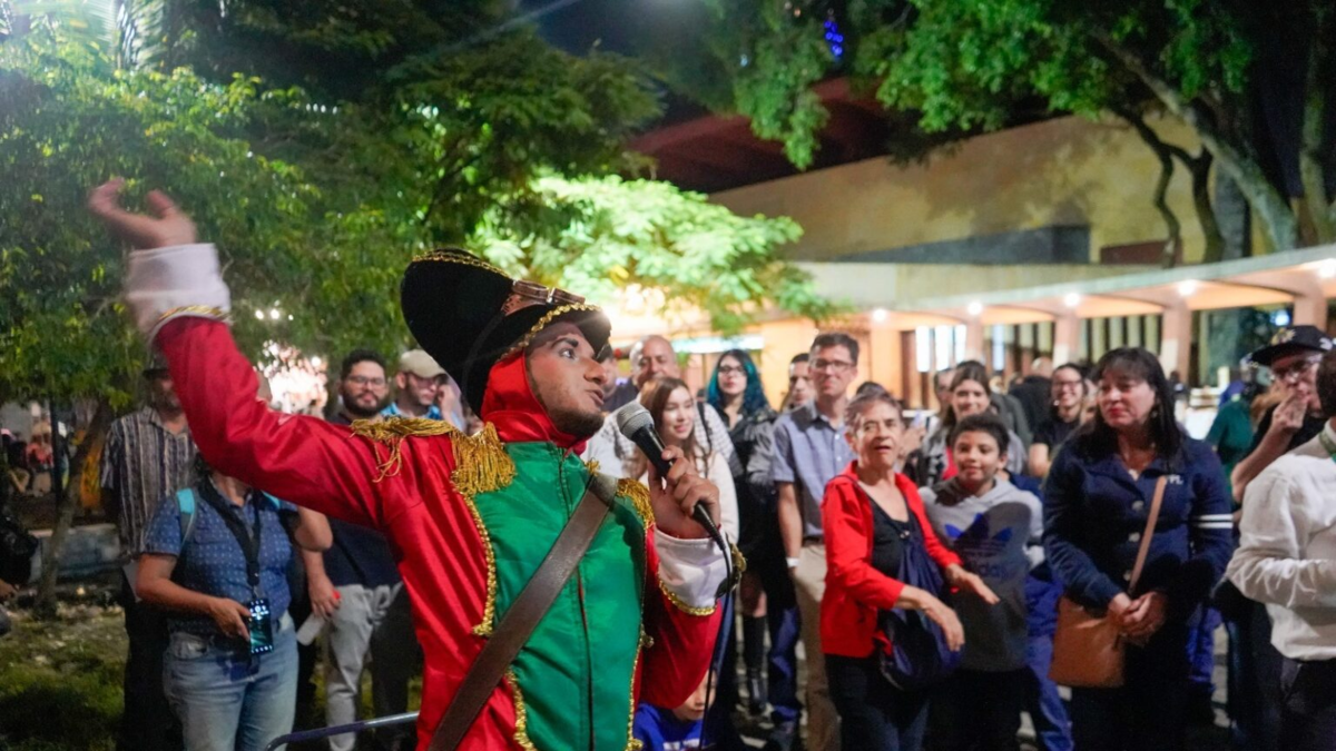 1.500 corazones iluminaron el centro de Medellín esta Navidad con novenas, velas, coros y sueños compartidos

 – Desde dentro