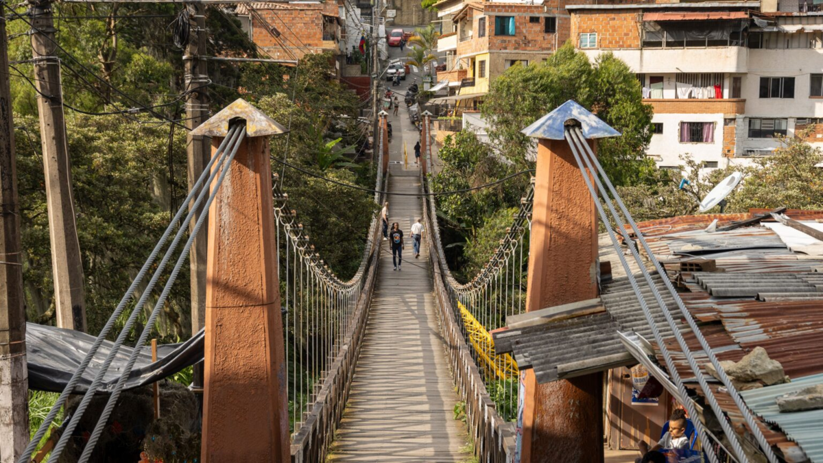 Sus pueblos te invitan a conocer la ciudad desde la tierra, la tradición y la paz.

 – Desde dentro