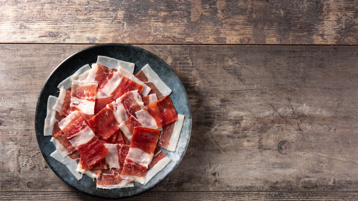 España pidió a Japón mantener las importaciones de jamón serrano pese al brote de peste porcina africana en jabalí detectado en Cataluña

 – Desde dentro