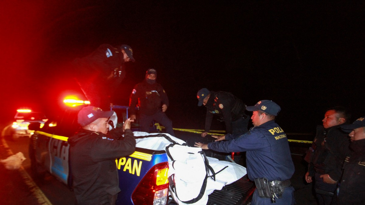 Grave accidente de autobús en Guatemala deja 15 muertos y 19 heridos; Presidente Arévalo anuncia tres días de luto nacional

 – Desde dentro