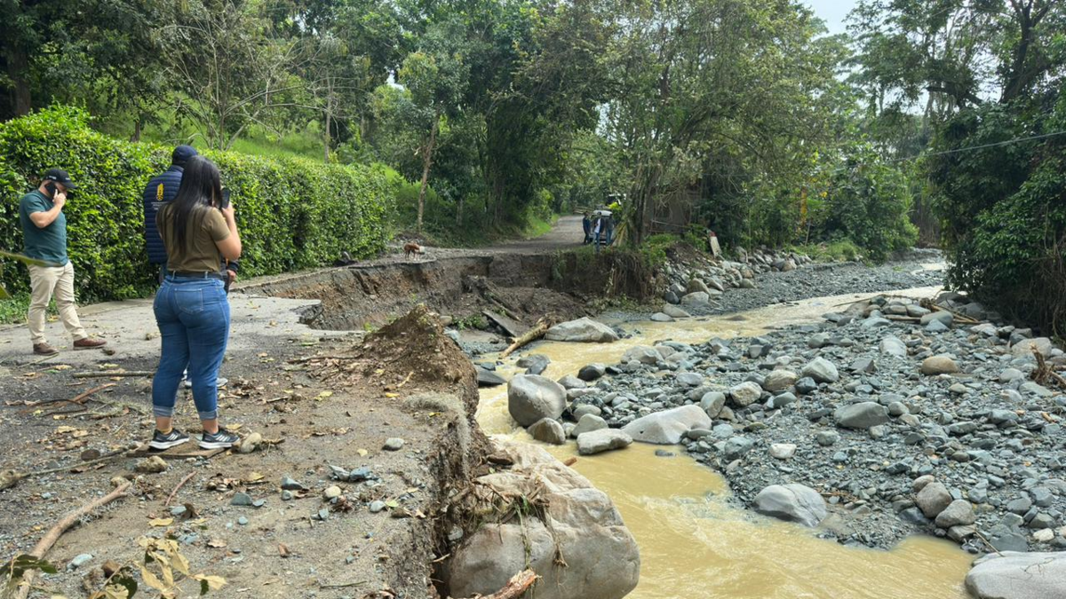 Llamados urgentes a mantener fregaderos limpios y vigilantes tras fuertes lluvias en el Valle del Cauca

 – Desde dentro